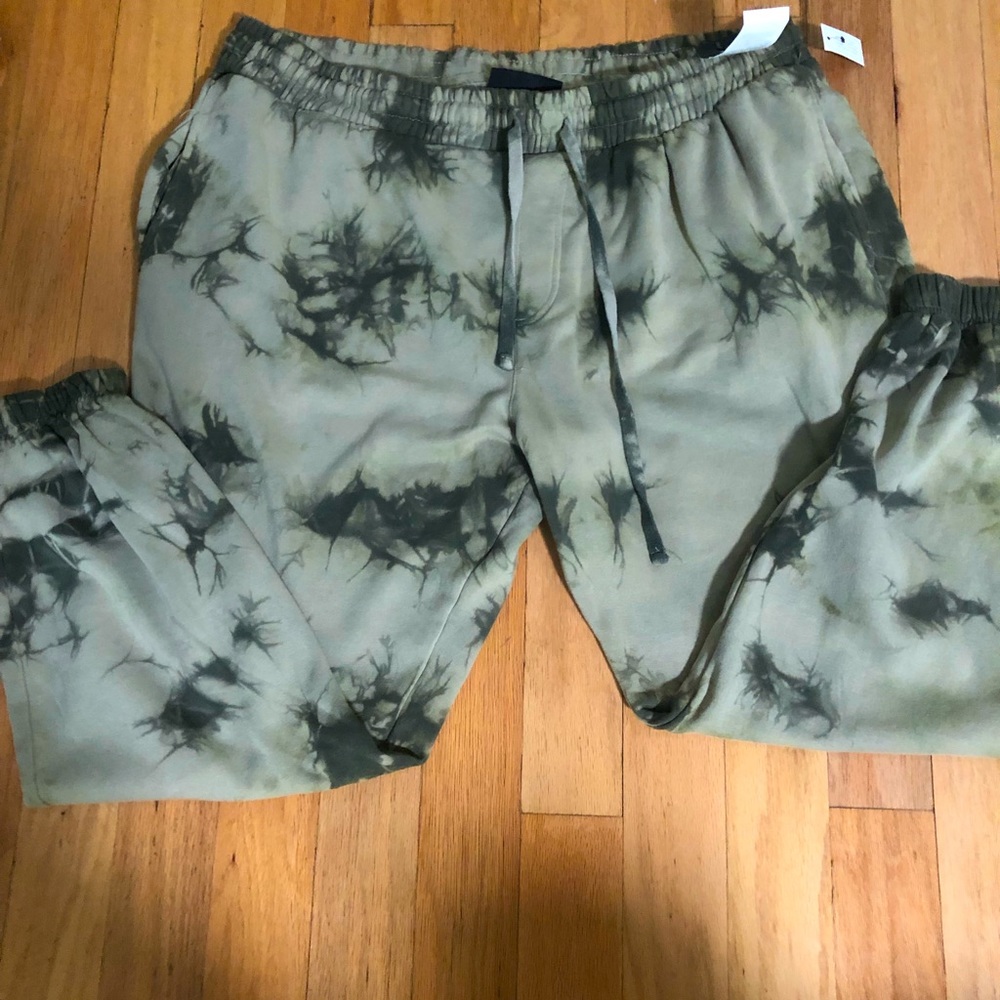 NWT! No Boundaries slim fit jogger